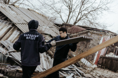 Волонтеры из Якутии помогли жителям Донбасса в востановлении домов и благоустройстве / ЯСИА   