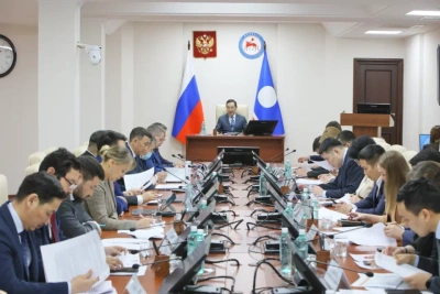 Айсен Николаев обозначил приоритеты реализации нацпроектов в Якутии / ЯСИА   