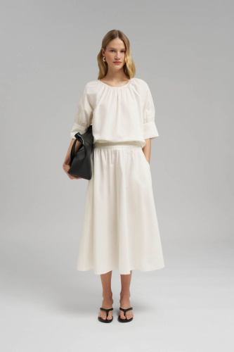 Свободная блузка А-силуэта из хлопка