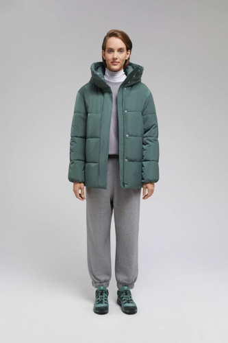 Утепленная куртка с капюшоном