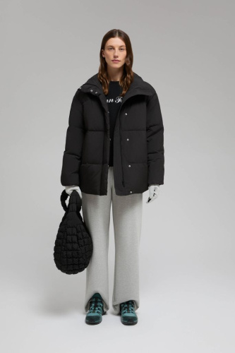 Стеганая куртка с капюшоном