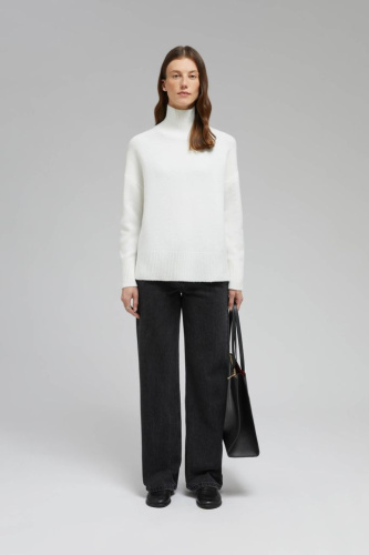 Свитер с шерстью