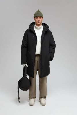 Утепленное пальто с утяжниками на талии