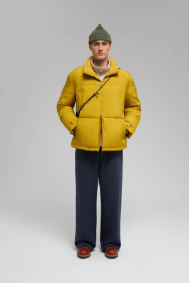 Утепленная куртка со съемным капюшоном