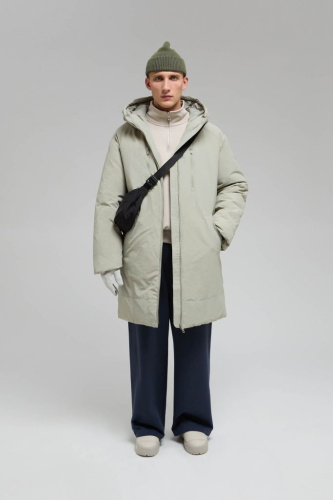 Утепленное пальто с утяжниками на талии