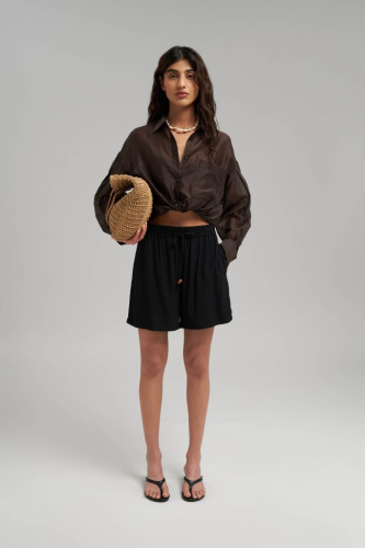 Свободные шорты с эластичным поясом