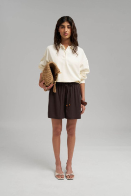 Свободные шорты с эластичным поясом