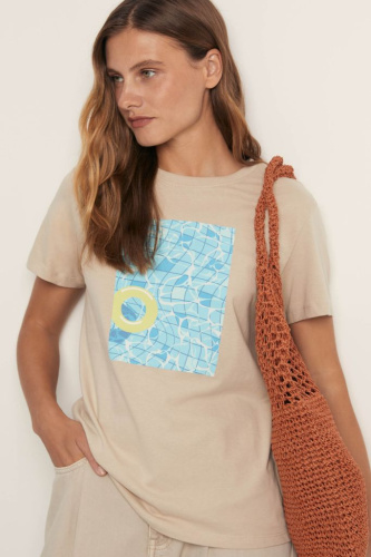 Футболка приталенного силуэта с принтом