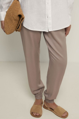 Укороченные брюки свободного силуэта