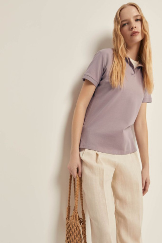 Поло приталенного силуэта с вышивкой