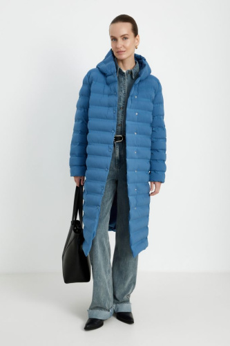 Утепленное пальто с капюшоном