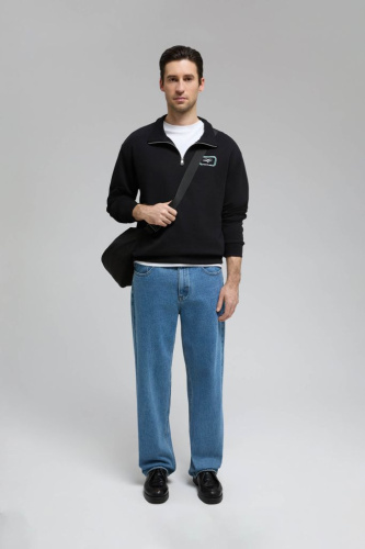 Джинсы широкого кроя