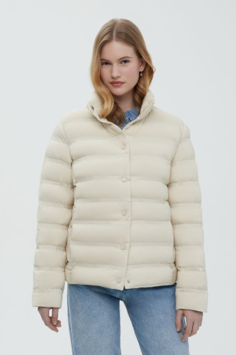 Стеганая куртка приталенного силуэта
