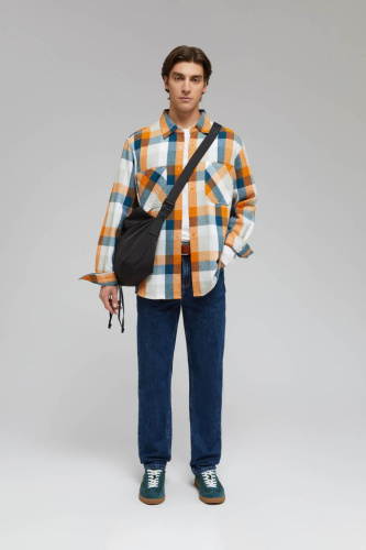 Джинсы зауженного кроя