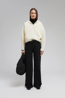 Широкие джинсы с высокой посадкой