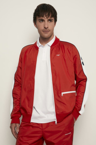 Олимпийка с контрастной отделкой из капсулы ретро