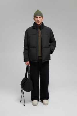 Утепленная куртка со съемным капюшоном