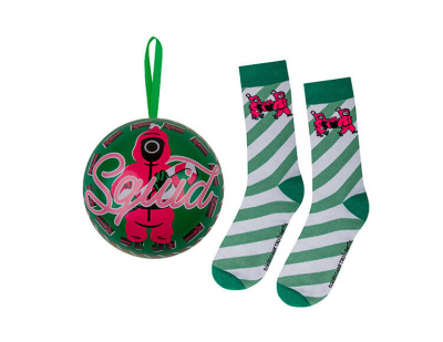 Новогодний подарок Игра в кальмара Охранники (шар с носками)