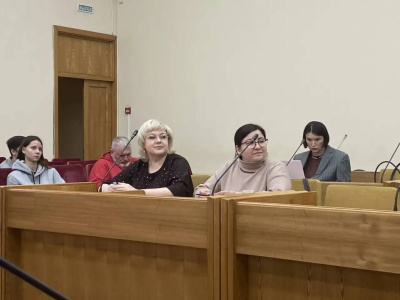 Калужских журналистов научили работать с ИИ и продвигать канал в МАКС /    