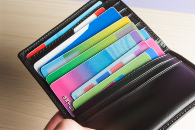 Что банки втихую подключают клиентам: юрист объяснил, как вернуть деньги / ЯСИА   