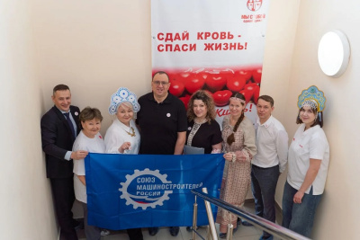 Четыре литра жизни: машиностроители Якутии провели донорскую акцию в честь Национального дня донора / ЯСИА   
