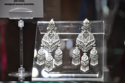 В «Сокровищнице Якутии» открыли выставку ювелира Юрия Иванова / ЯСИА   