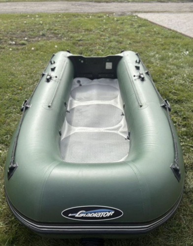 Лодка ПВХ GLADIATOR B330AD