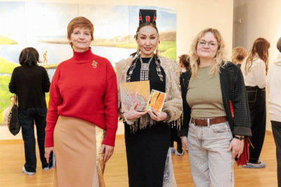 В Воронеже открылась выставка якутской художницы Миры Аргуновой «Соль земли» / ЯСИА   