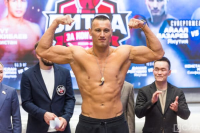 В Якутске провели медиа-взвешивание участников турнира «Битва за контракт» / Дьулустаан Сергеев   