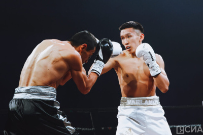 Боксёр из Якутии Михаил Варламов победил в главном бою «Битвы за контракт» / Дьулустаан Сергеев   