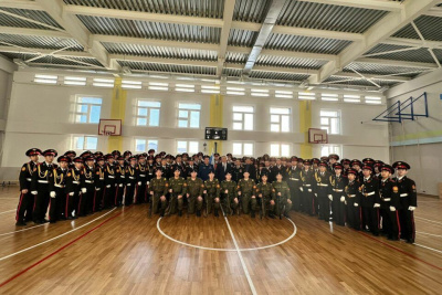 Сенатор РФ Сахамин Афанасьев поздравил Якутскую кадетскую школу с 25-летием / ЯСИА   