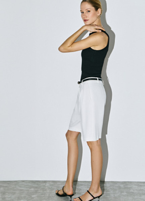 Шорты-бермуды со складками, Белый