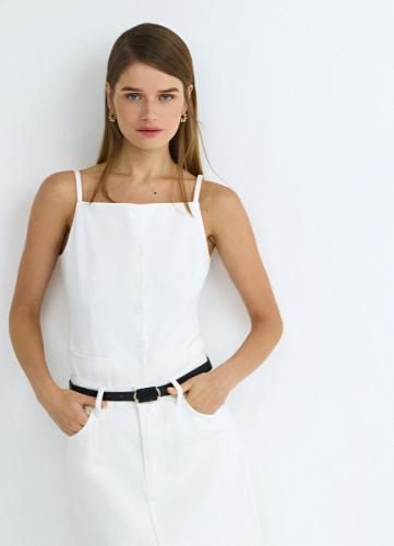 Жилет на тонких бретелях, Белый