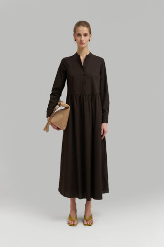 Свободное платье миди А-силуэта