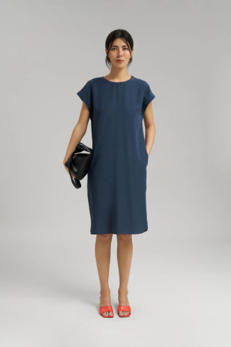 Трикотажное платье со льном