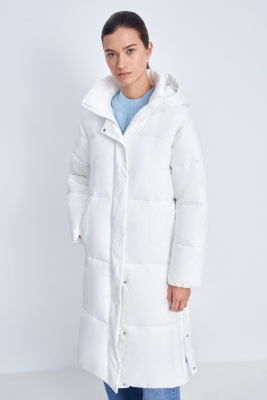 Утепленное пальто прямого кроя