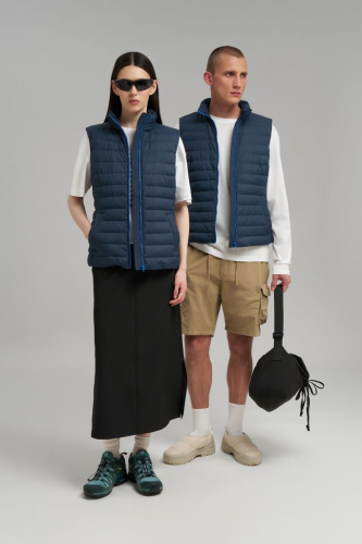 Стеганый пуховый жилет