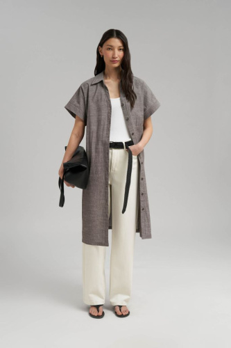 Приталенное платье-рубашка с поясом