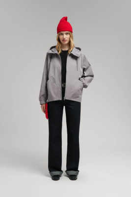 Ветровка с водоотталкивающим эффектом