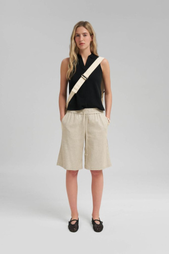 Свободные шорты со льном