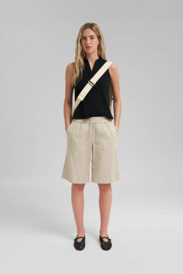 Свободные шорты со льном