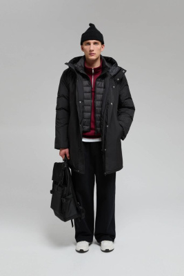 Пуховое полупальто с капюшоном и воротником-стойкой