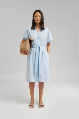 Приталенное платье-рубашка с поясом