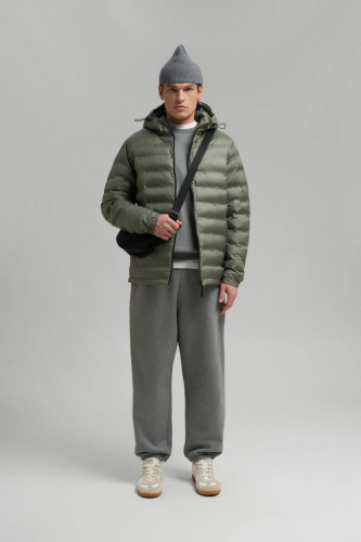 Стеганая куртка с искусственным утеплителем и водоотталкивающей пропиткой