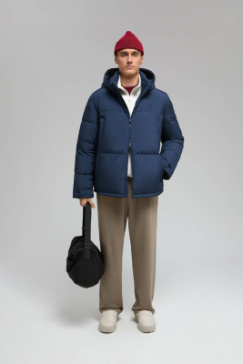 Утепленная куртка со съемным капюшоном