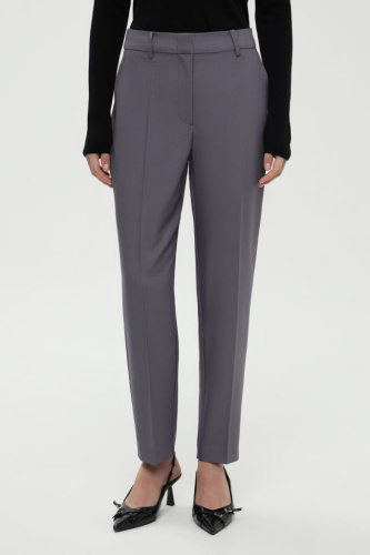 Брюки зауженного кроя