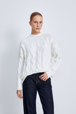 Свитер свободного кроя