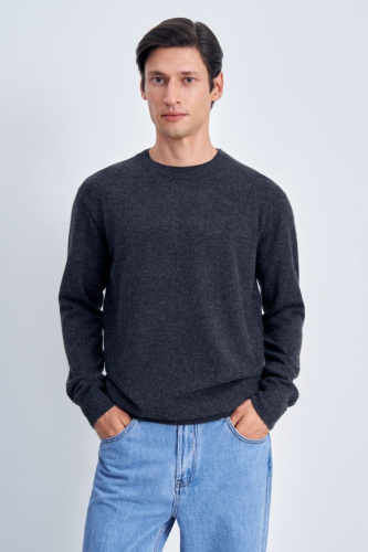 Джемпер прямого силуэта с округлым вырезом