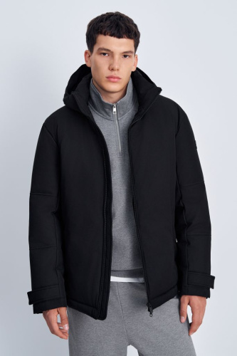 Утепленная куртка с воротником-стойкой