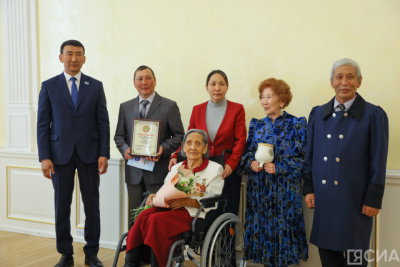 В Якутии чествовали десять лучших трудовых династий / Алексей Рудых   Республика Саха (Якутия)